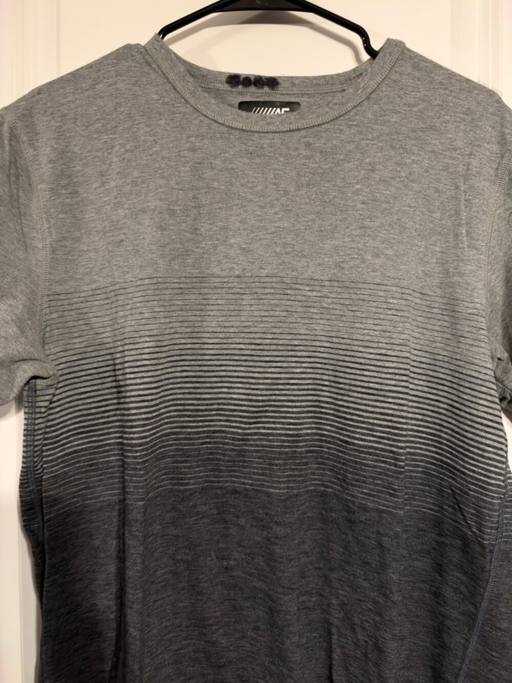 American Eagle Outfitters Flex T-Shirt - Men's L, Grey Ombre Stripe